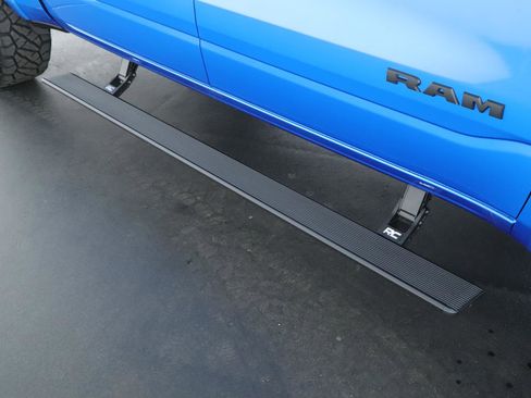 New 2026 RAM 1500 4x4 Crew Cab image 19