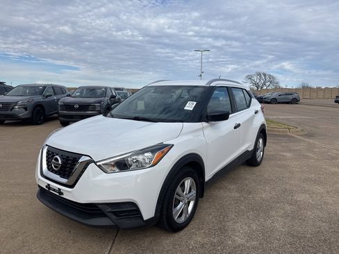 Certified 2019 Nissan Kicks S w/ Exterior Electronics Package image 3
