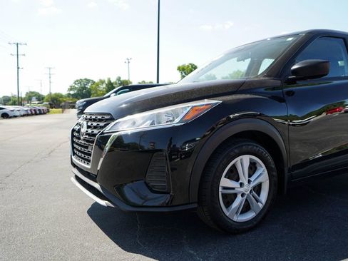 Used 2022 Nissan Kicks S FWD image 16