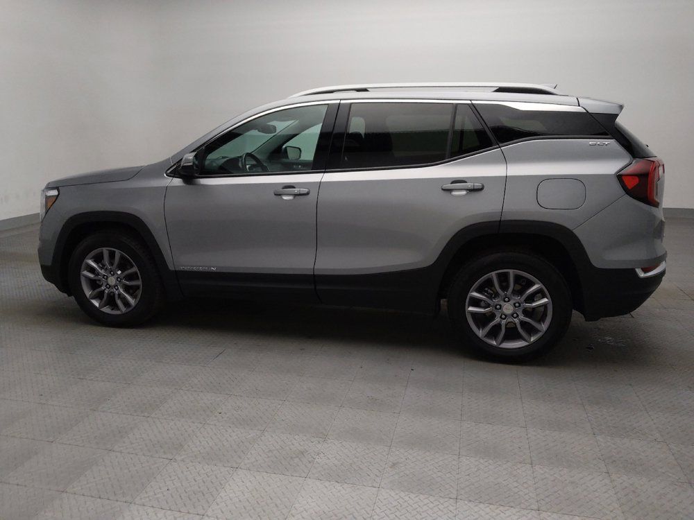 Used 2024 GMC Terrain SLT AWD/4WD image 3