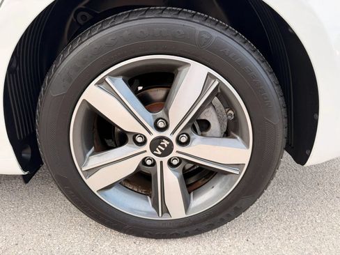 Used 2018 Kia Forte S w/ S Technology Plus Package FWD image 9