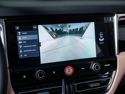 Certified 2025 Porsche Macan image 23