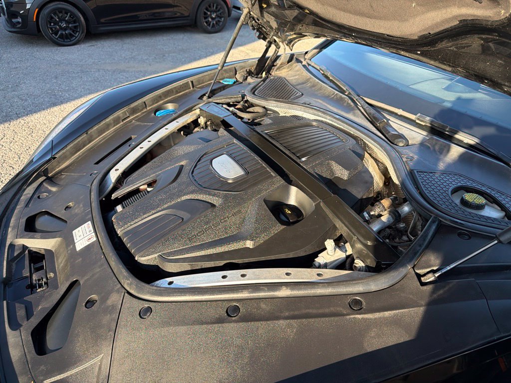 Used 2018 Porsche Panamera RWD image 43