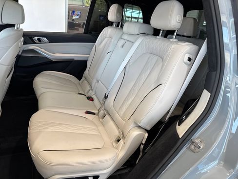 Used 2024 BMW X7 xDrive40i w/ M Sport Package AWD/4WD image 41