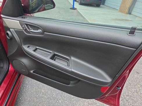 Used 2009 Chevrolet Impala SS w/ Convenience Package image 27