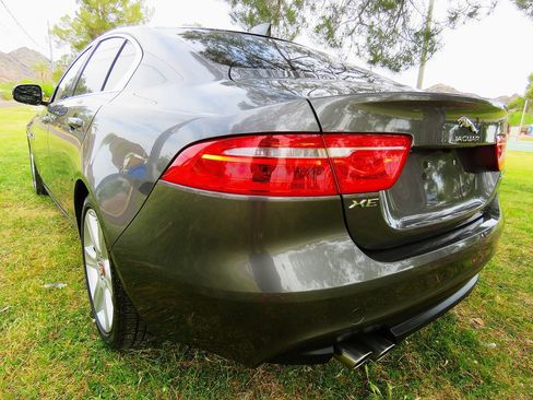 Used 2018 Jaguar XE Prestige image 5