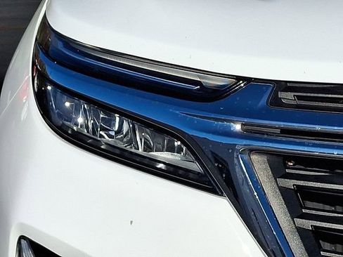 Used 2023 Chevrolet Equinox LT w/ LPO, Floor Liner Package image 11