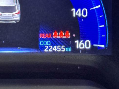 Used 2022 Toyota Corolla Cross XLE w/ Convenience Package image 4