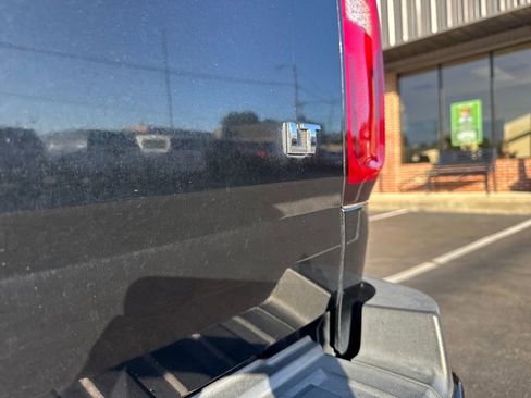 Used 2017 Chevrolet Colorado LT RWD image 21