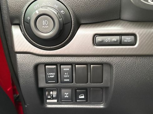 Used 2021 Nissan Titan PRO-4X w/ Pro-4x Convenience Package image 22