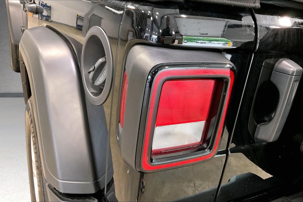 Used 2022 Jeep Wrangler Unlimited Sport AWD/4WD image 24