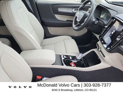 New 2026 Volvo XC40 B5 Ultra w/ Climate Package AWD/4WD image 17