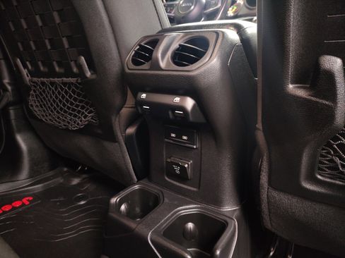 Used 2023 Jeep Gladiator Mojave image 29