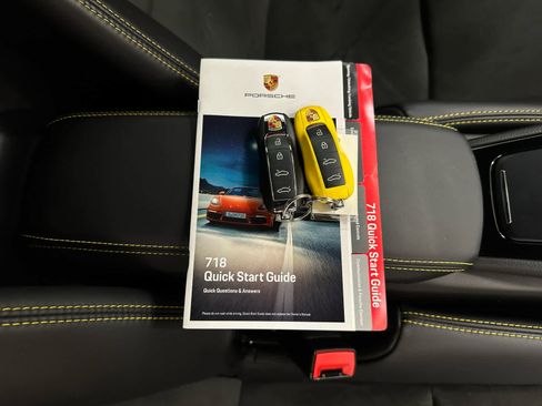 Used 2021 Porsche 718 Cayman image 31