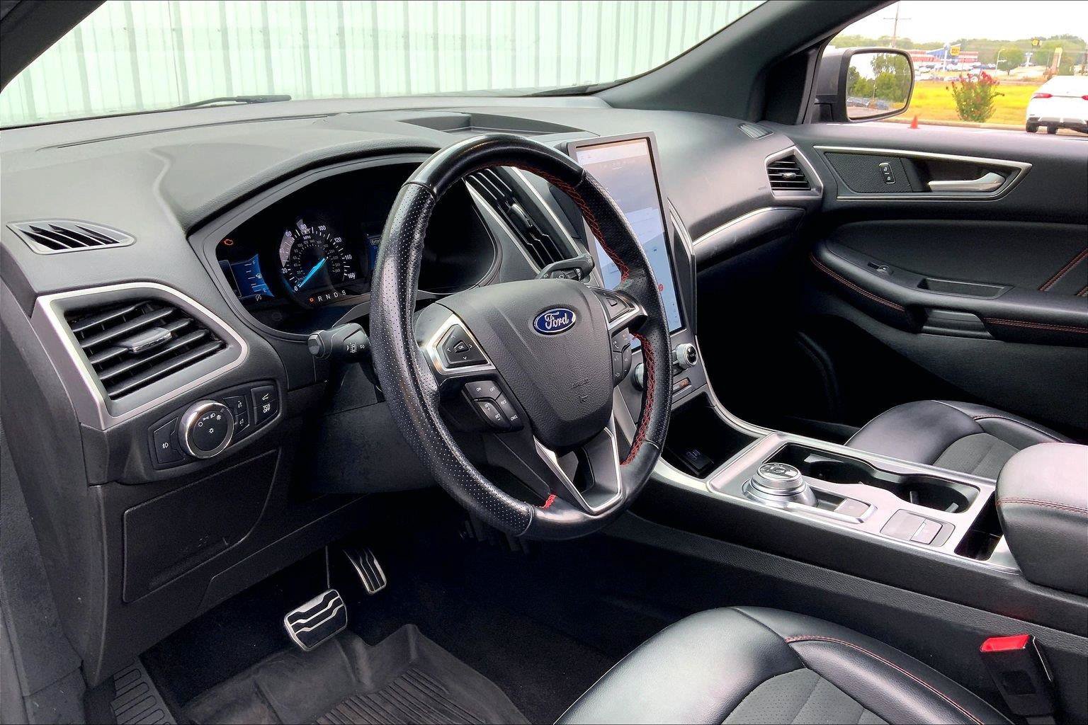 Used 2022 Ford Edge ST-Line w/ Class II Trailer Tow Package AWD/4WD image 12
