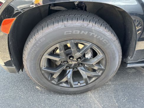 Used 2022 GMC Yukon XL Denali AWD/4WD image 12