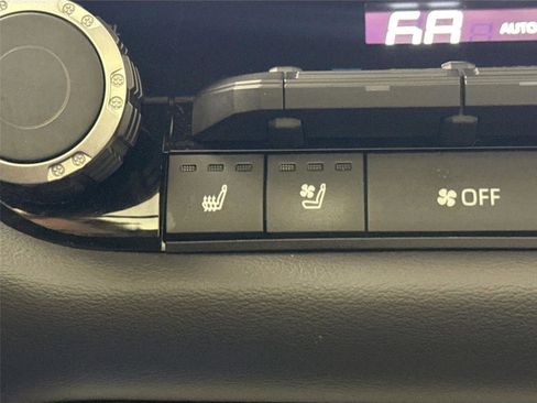 Used 2023 Toyota Tundra Platinum w/ Advanced Package image 8