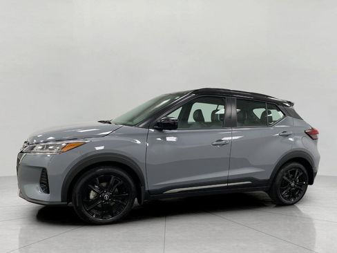 Used 2024 Nissan Kicks SR w/ SR Premium Package FWD image 8