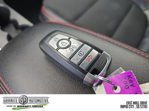 Used 2025 Ford Escape ST-Line Select AWD/4WD image 29