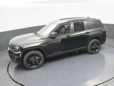 New 2026 Jeep Grand Cherokee Limited w/ Limited Altitude Package RWD image 42