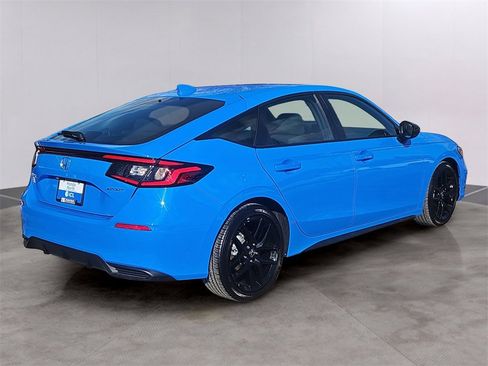 Used 2025 Honda Civic Sport image 4