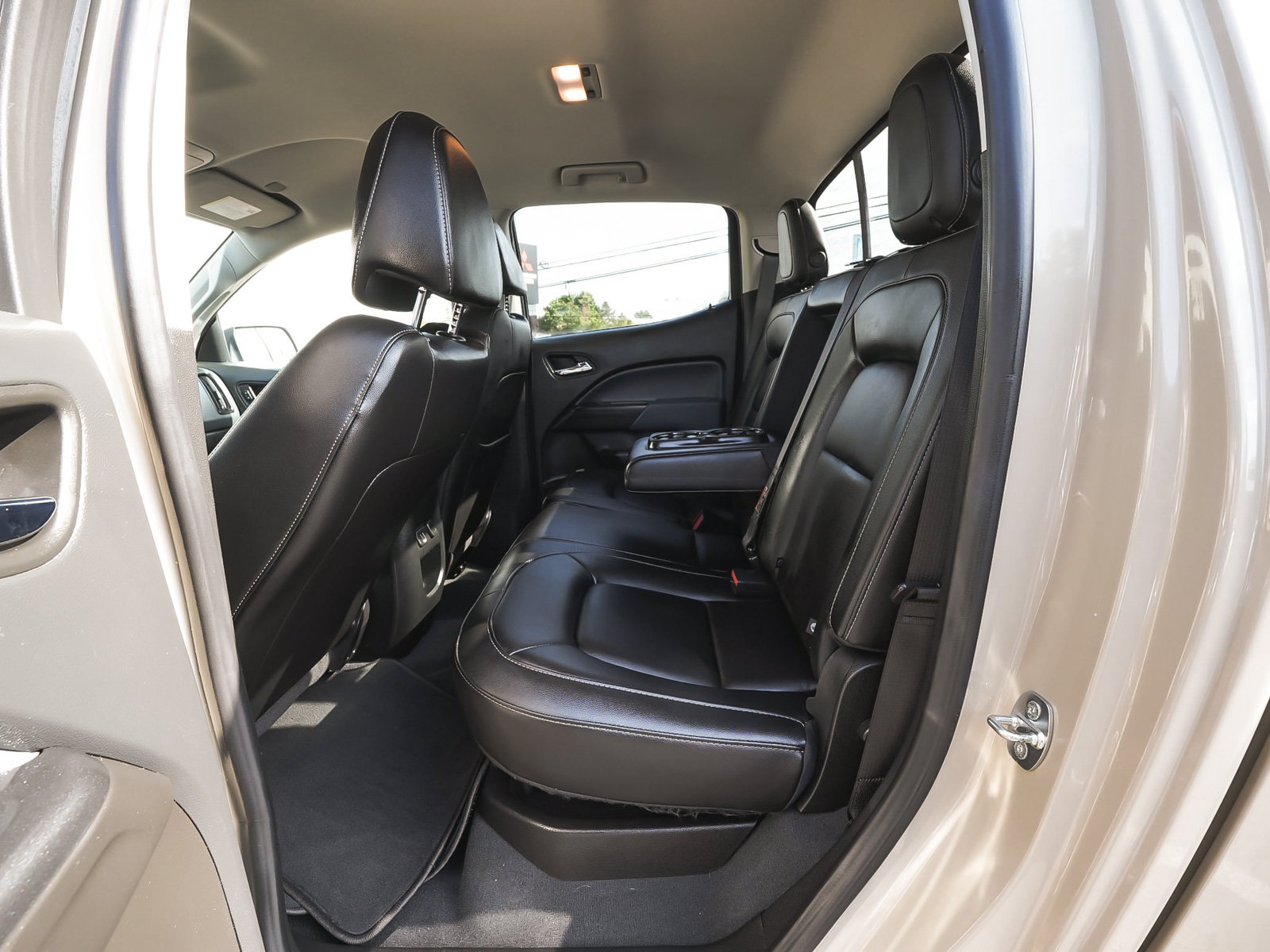 Used 2022 Chevrolet Colorado Z71 AWD/4WD image 35