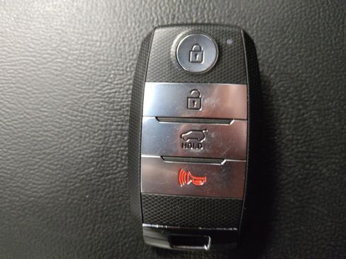 Used 2019 Kia Sorento EX image 32