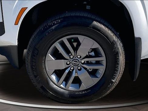 Certified 2026 Nissan Frontier SV w/ SV Convenience Package AWD/4WD image 9