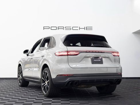 Certified 2023 Porsche Cayenne Base image 3