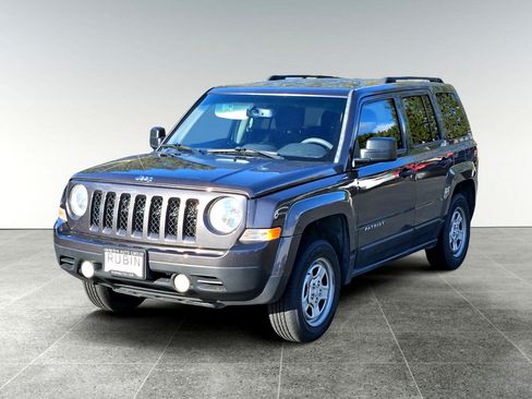 Used 2016 Jeep Patriot Sport image 3