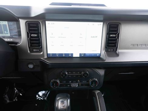 Used 2022 Ford Bronco Outer Banks AWD/4WD image 16