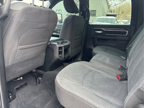 Used 2024 RAM 2500 Big Horn w/ Sport Appearance Package image 36