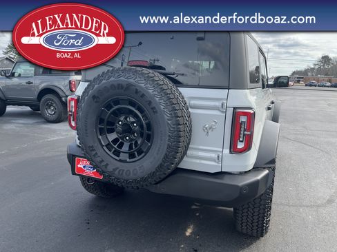 New 2026 Ford Bronco Outer Banks w/ Sasquatch Package image 6