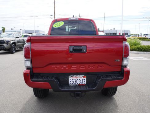 Used 2021 Toyota Tacoma TRD Off-Road w/ TRD Premium Off Road Package AWD/4WD image 11