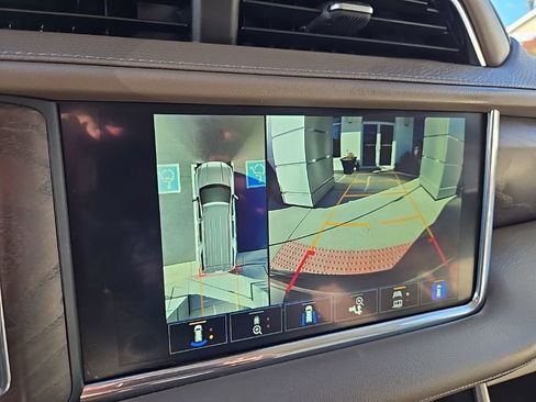 Used 2023 GMC Yukon XL Denali image 33