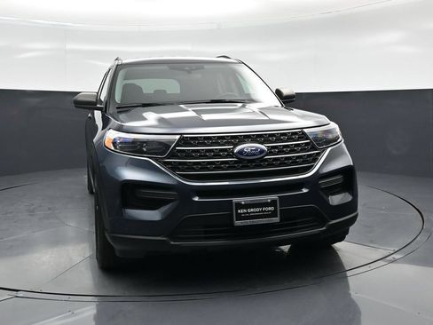 Certified 2023 Ford Explorer XLT RWD image 52