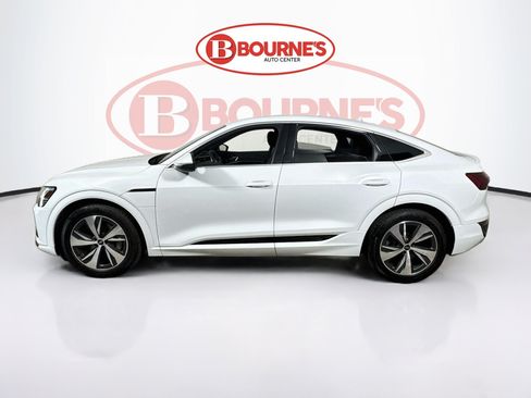 Used 2024 Audi Q8 e-tron Premium AWD/4WD image 8