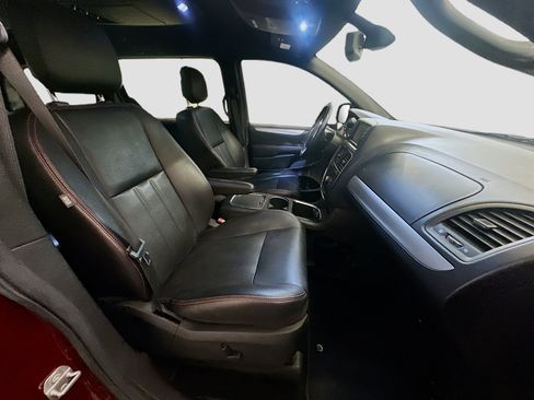 Used 2019 Dodge Grand Caravan GT image 34