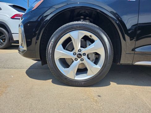 Certified 2023 Audi Q5 2.0T Premium Plus w/ Premium Plus Package AWD/4WD image 11