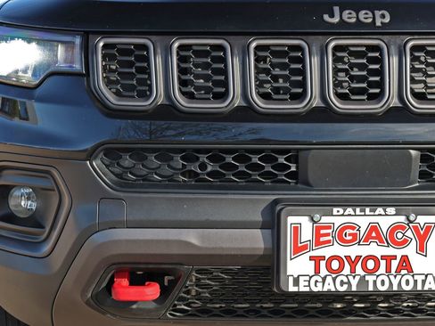 Used 2024 Jeep Compass Trailhawk image 10