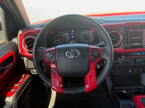 Used 2021 Toyota Tacoma TRD Off-Road w/ TRD Premium Off Road Package AWD/4WD image 9