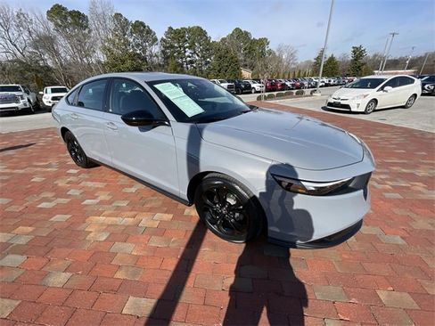 Certified 2025 Honda Accord SE image 37