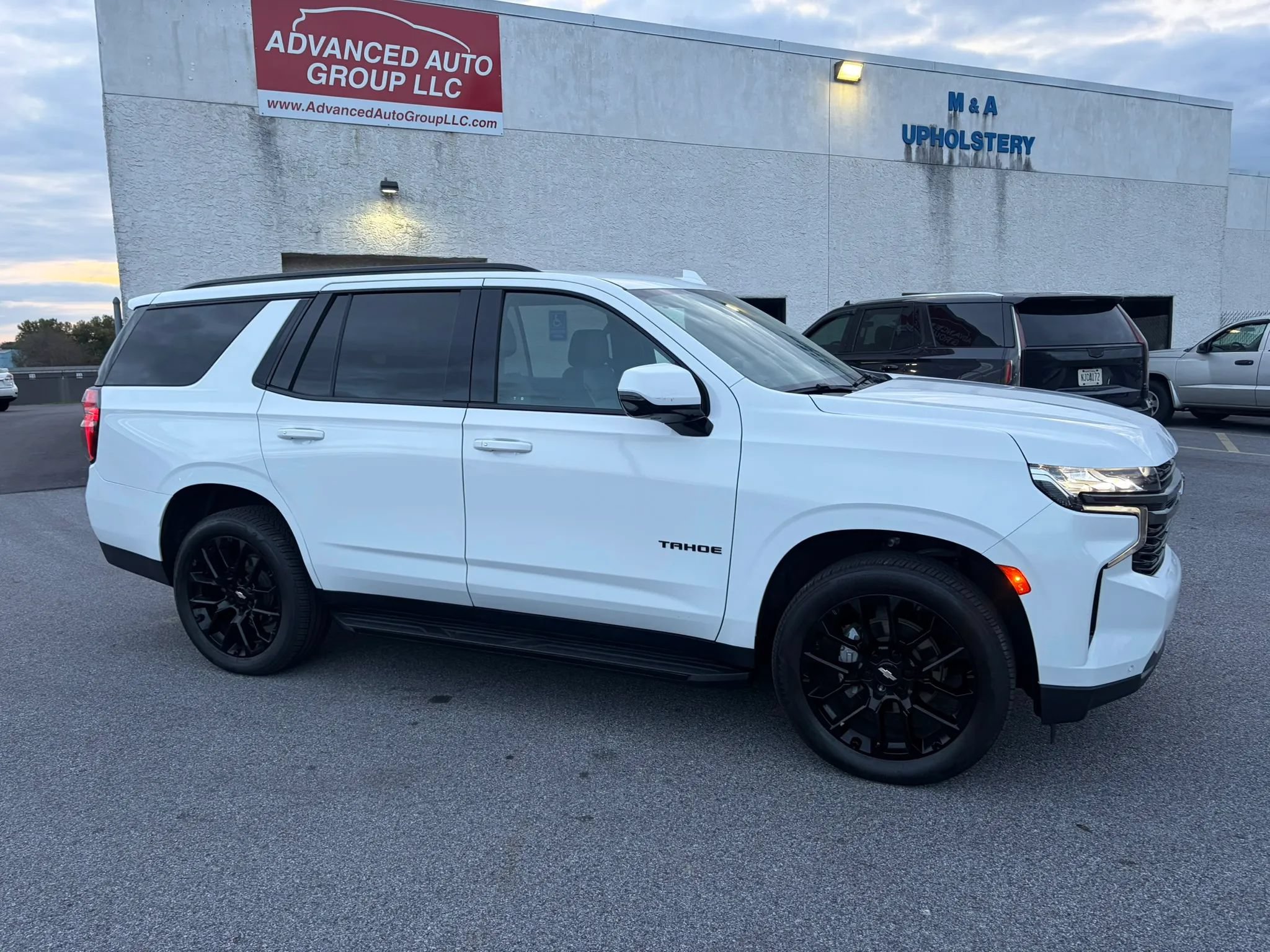 Used 2022 Chevrolet Tahoe RST w/ Luxury Package AWD/4WD image 4