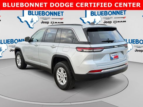 Used 2024 Jeep Grand Cherokee Laredo w/ Luxury Tech Group I RWD image 7