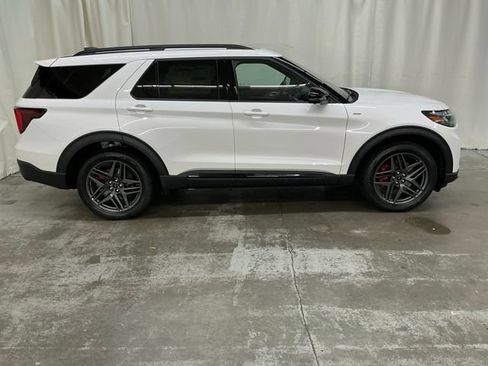New 2026 Ford Explorer ST-Line w/ ST-Line Street Pack AWD/4WD image 3