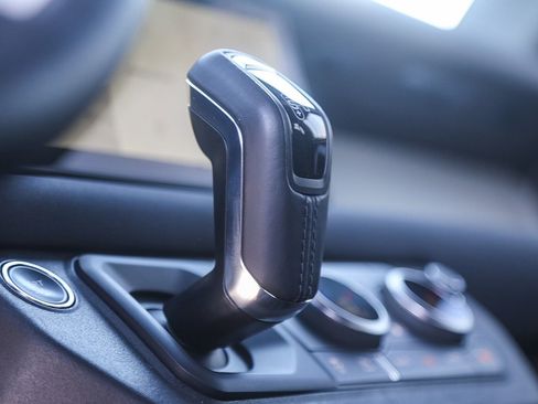 Used 2023 Land Rover Defender 110 X-Dynamic SE image 24