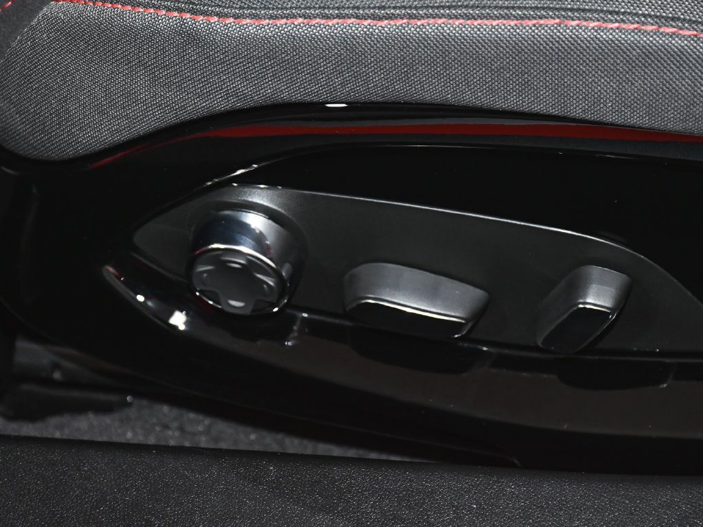 Used 2024 Chevrolet Corvette Stingray Premium Conv w/ Z51 Performance Package RWD image 51