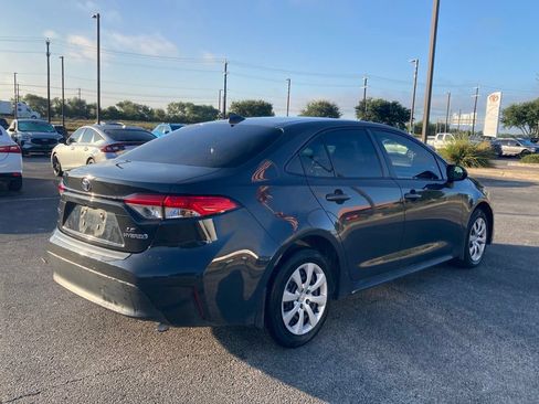 Used 2024 Toyota Corolla LE FWD image 4