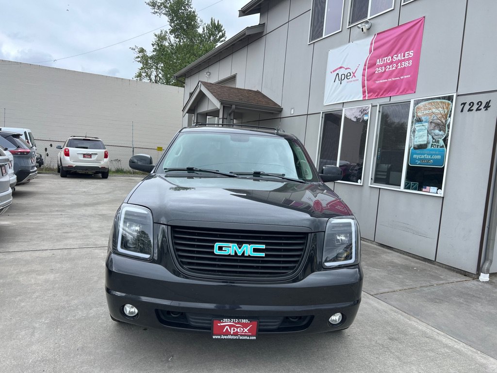 Used 2012 GMC Yukon XL SLT w/ SLT-2 Equipment Package AWD/4WD image 2