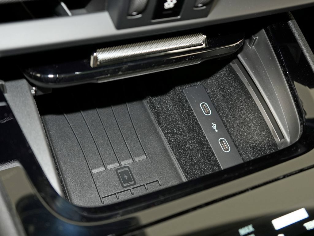 Certified 2026 Porsche Cayenne Coupe AWD/4WD image 32